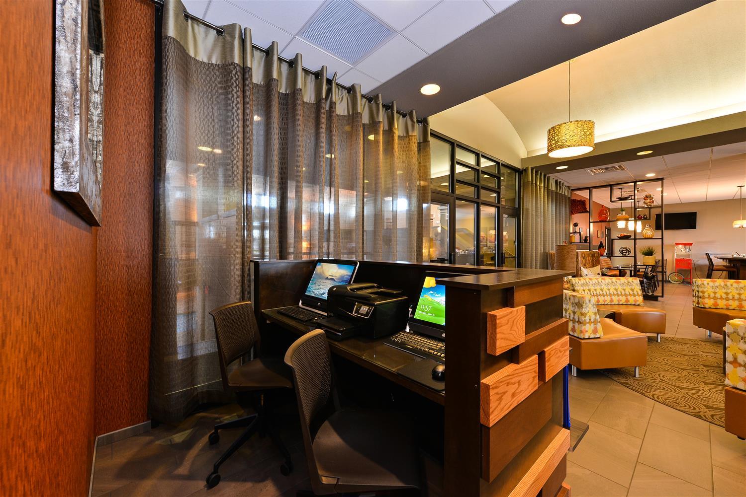 Revel Hotel Minot - Surestay Collection By Best Western Exteriér fotografie