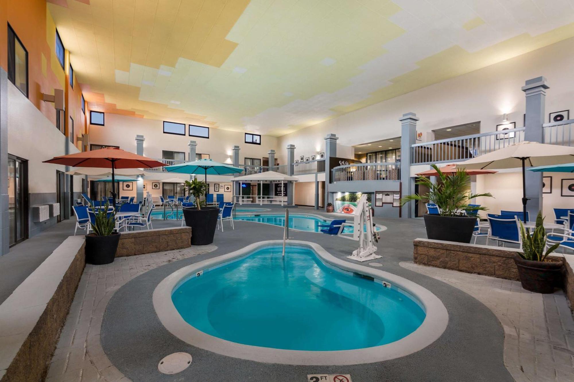 Revel Hotel Minot - Surestay Collection By Best Western Exteriér fotografie