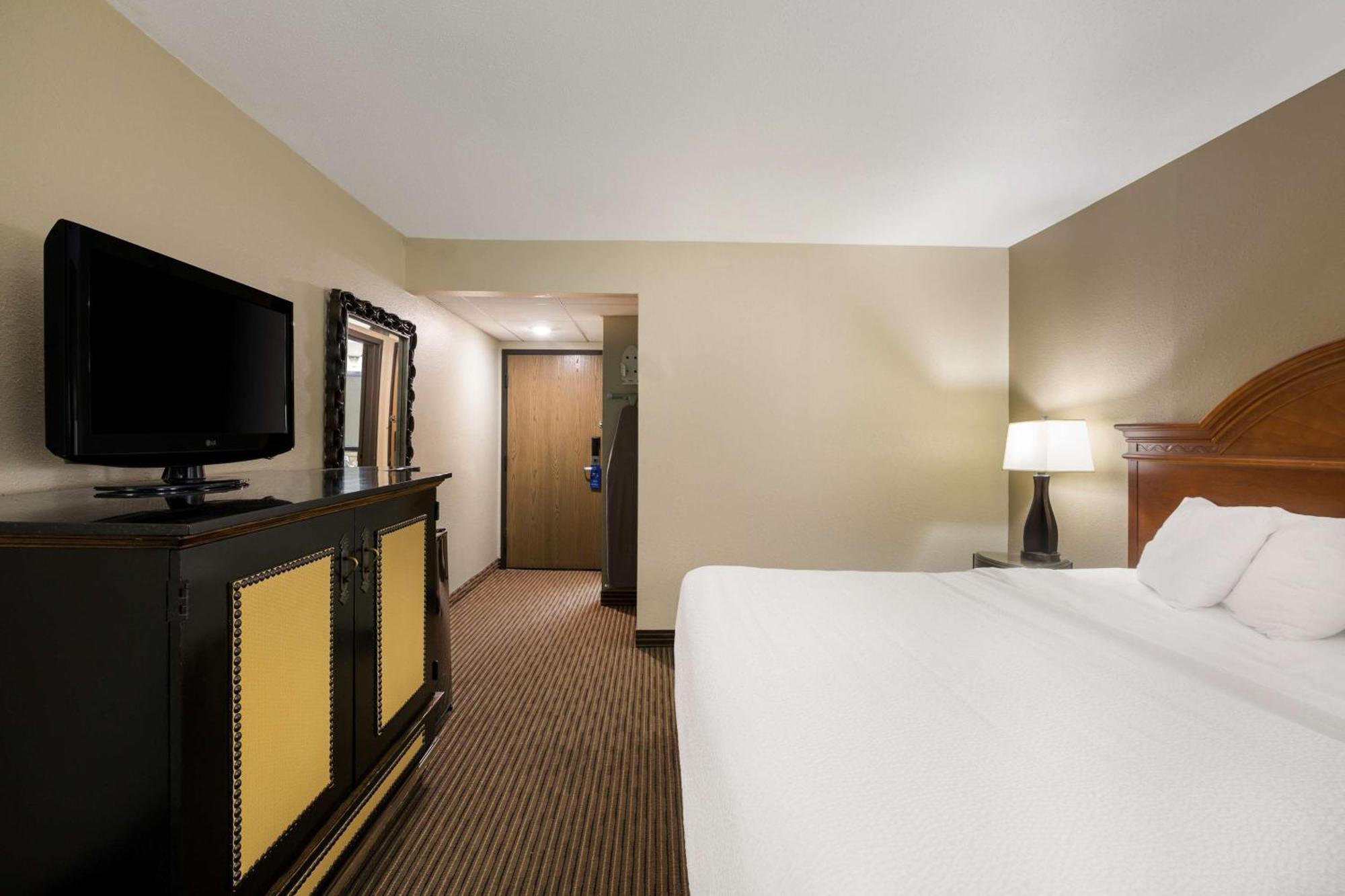 Revel Hotel Minot - Surestay Collection By Best Western Exteriér fotografie
