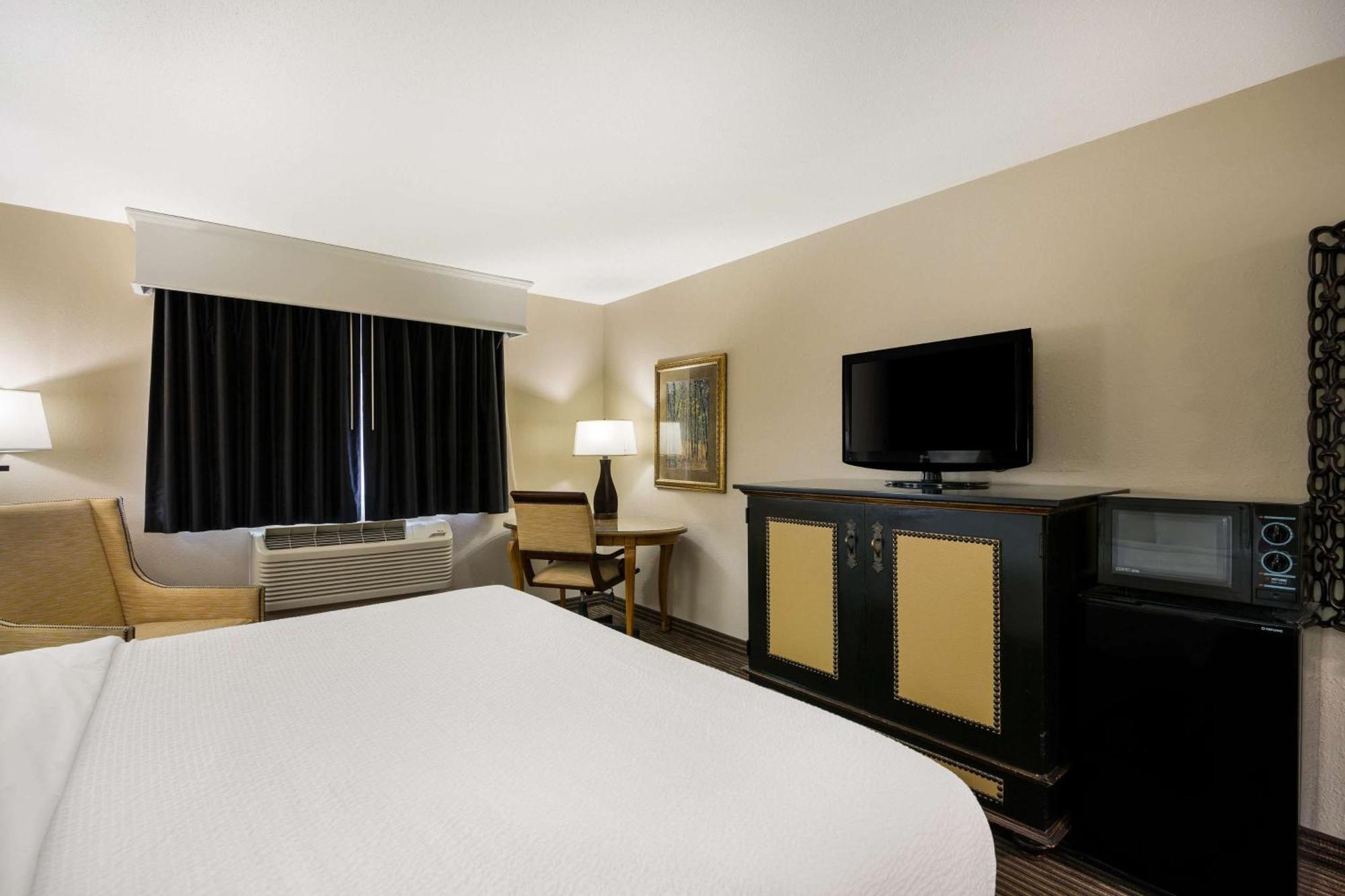 Revel Hotel Minot - Surestay Collection By Best Western Exteriér fotografie