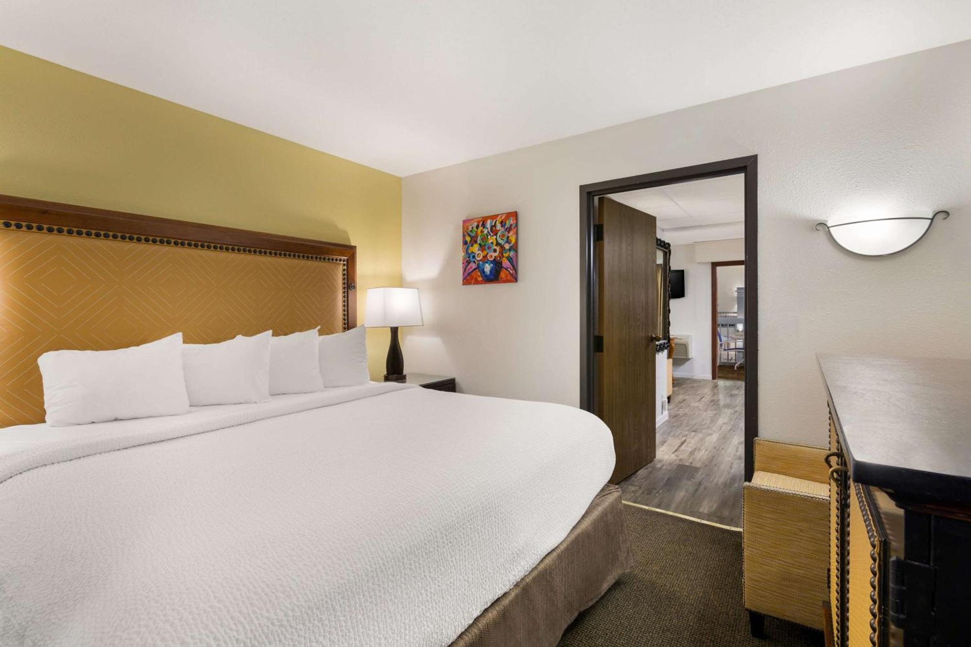 Revel Hotel Minot - Surestay Collection By Best Western Exteriér fotografie