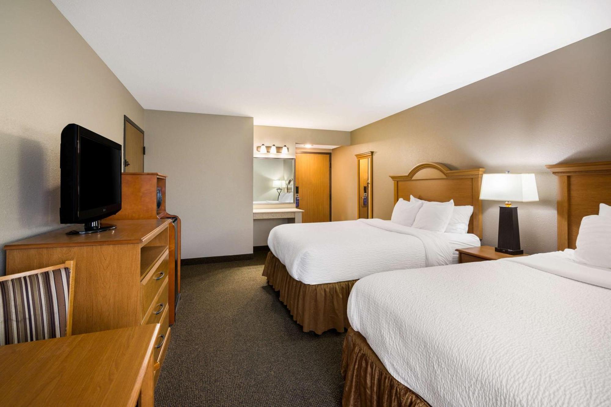 Revel Hotel Minot - Surestay Collection By Best Western Exteriér fotografie