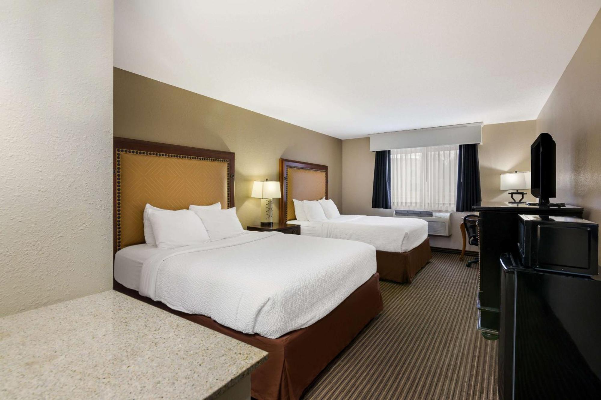 Revel Hotel Minot - Surestay Collection By Best Western Exteriér fotografie