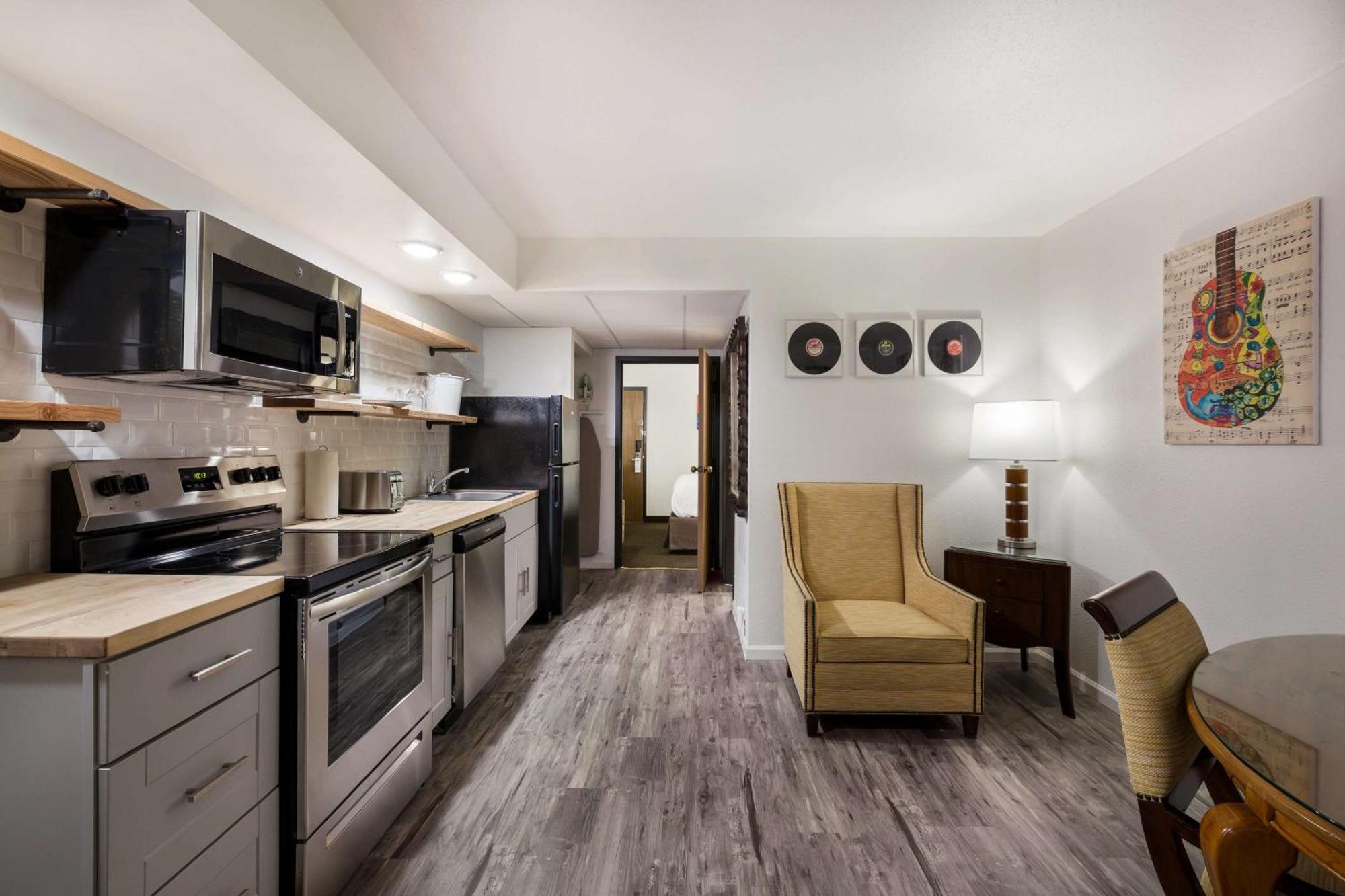 Revel Hotel Minot - Surestay Collection By Best Western Exteriér fotografie